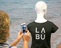 F-person_textil_labu teatre_1